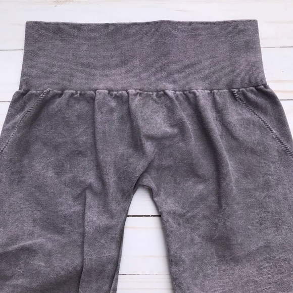 Nikibiki Moto Leggings In Vintage Shark Gray Color - Picture 6 of 8